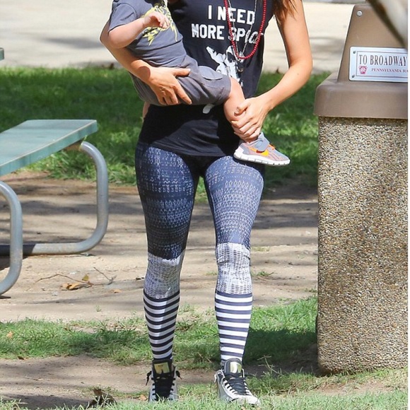 Onzie Striped Leggings - Picture 4 of 4